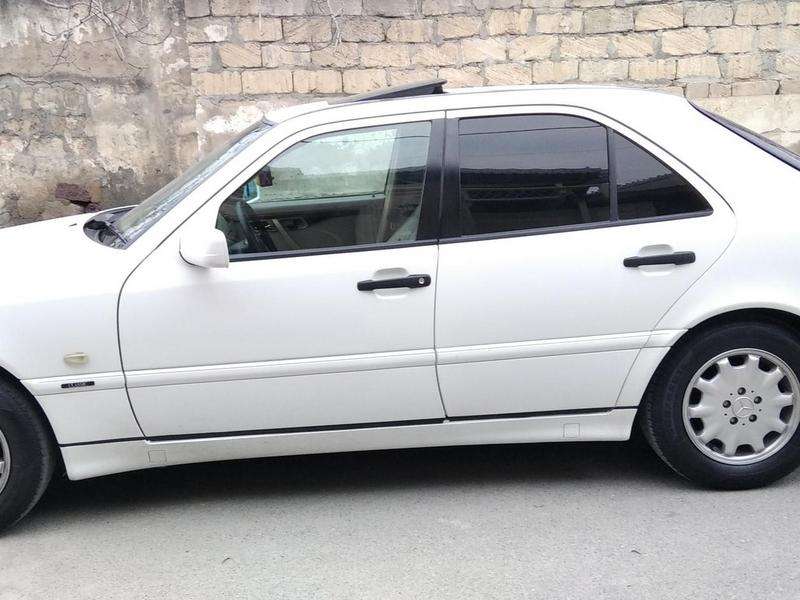 Mercedes C 200, 1998 il, 2.0 L, 334 559 km