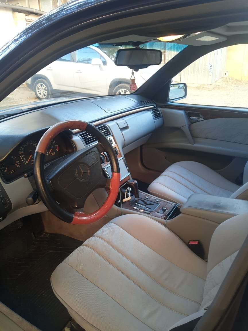 Mercedes E 200, 1997 il, 2.0 L, 354 000 km