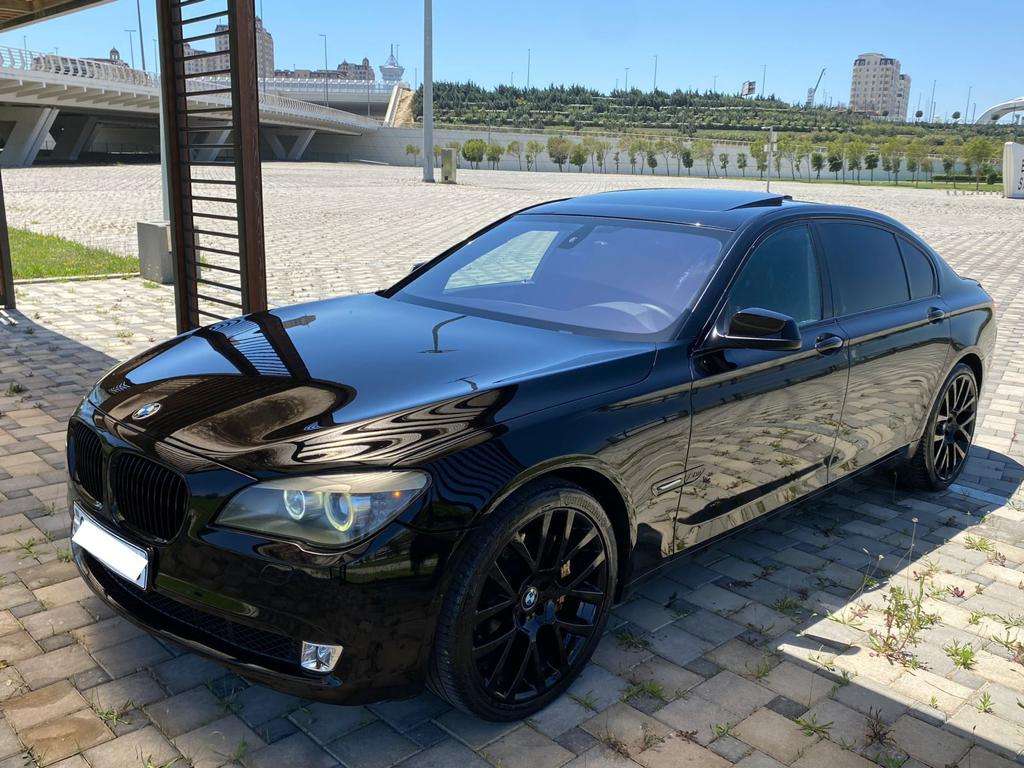 BMW 740, 2010 il, 3.0 L, 153 000 km