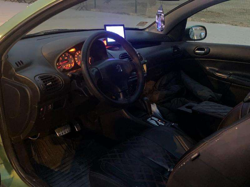 Peugeot 206, 2002 il, 1.6 L, 400 000 km