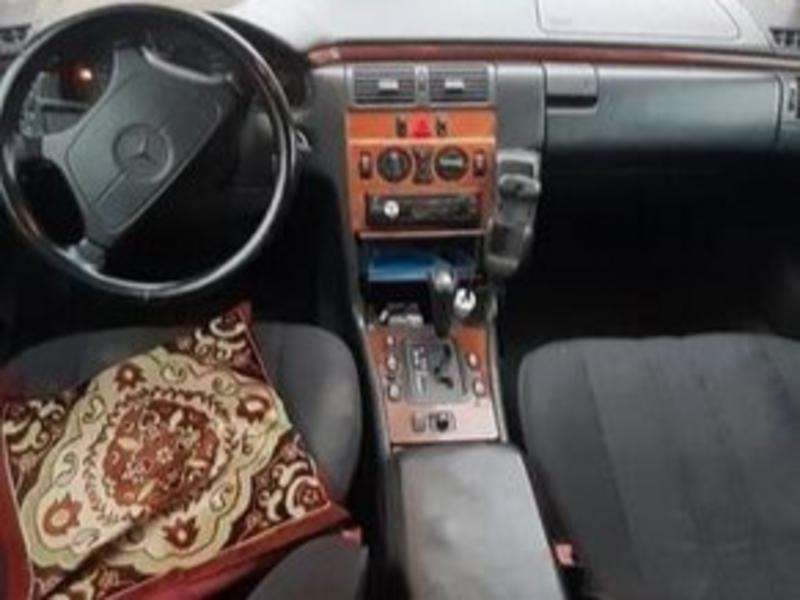 Mercedes E 230, 1997 il, 2.3 L, 590 000 km