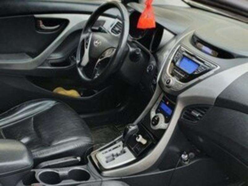 Hyundai Elantra, 2011 il, 1.8 L, 281 000 km