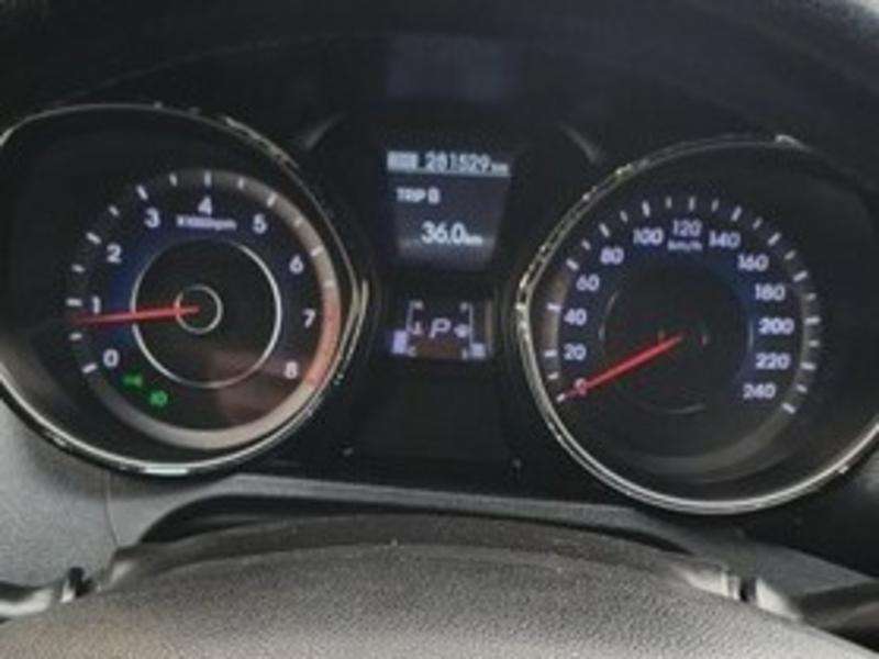 Hyundai Elantra, 2011 il, 1.8 L, 281 000 km