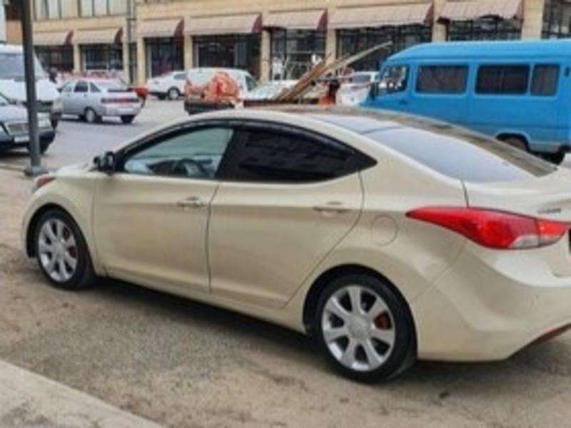 Hyundai Elantra, 2011 il, 1.8 L, 281 000 km