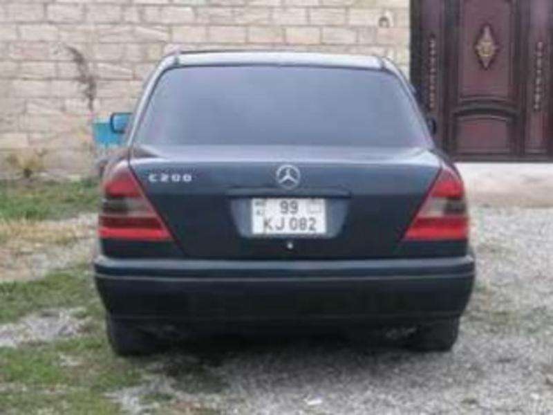 Mercedes C 200, 1996 il, 2.0 L, 250 000 km