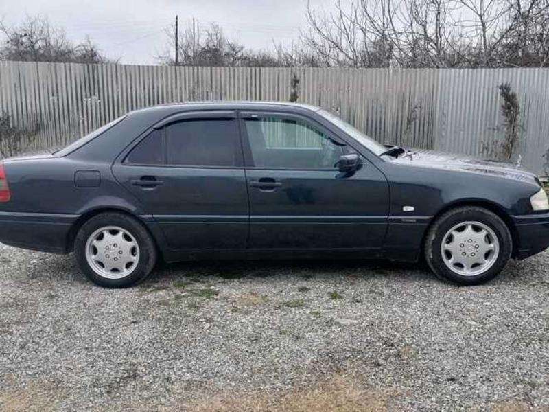 Mercedes C 200, 1996 il, 2.0 L, 250 000 km