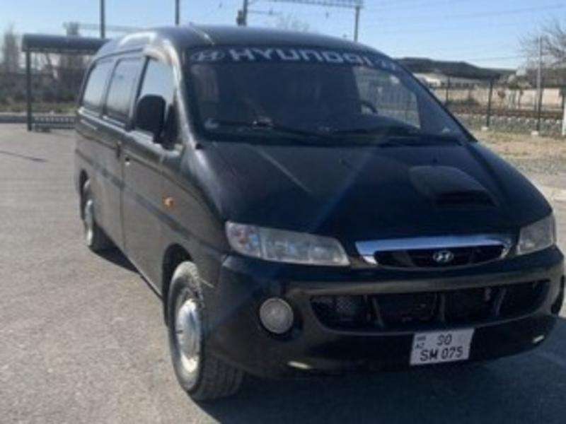 Hyundai H-1, 2004 il, 2.5 L, 490 000 km
