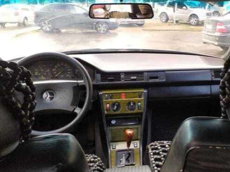 Mercedes E 200, 1990 il, 2.0 L, 358 694 km