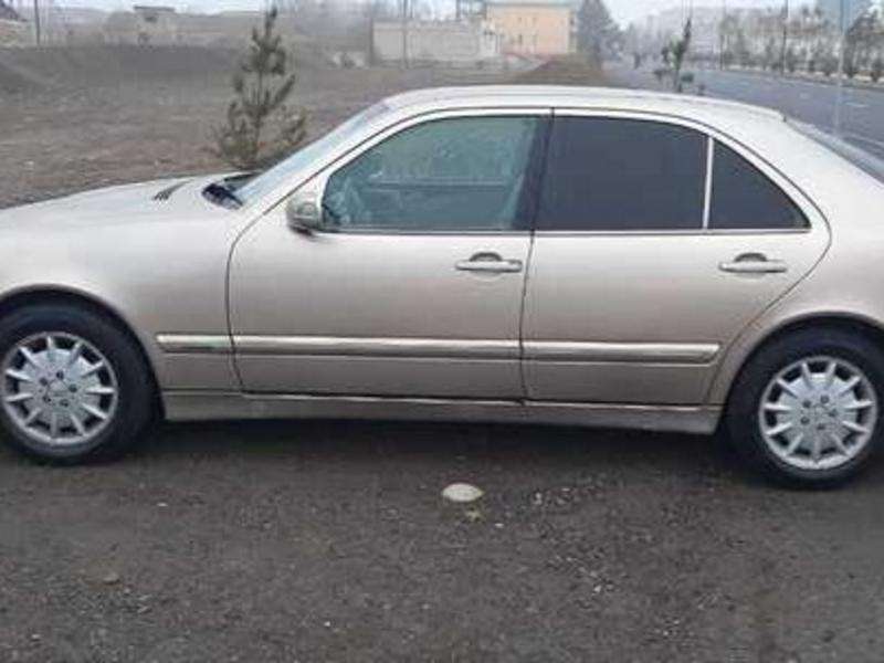 Mercedes E 200, 2000 il, 2.0 L, 280 000 km
