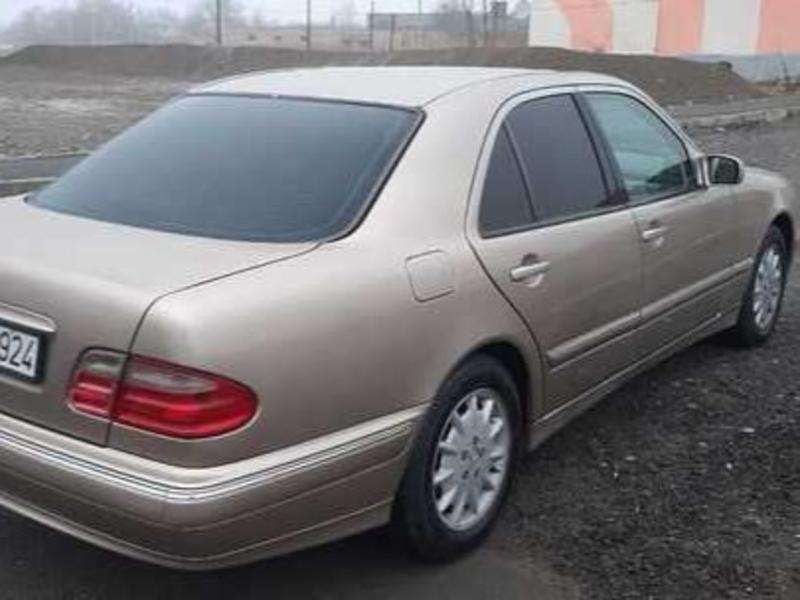 Mercedes E 200, 2000 il, 2.0 L, 280 000 km