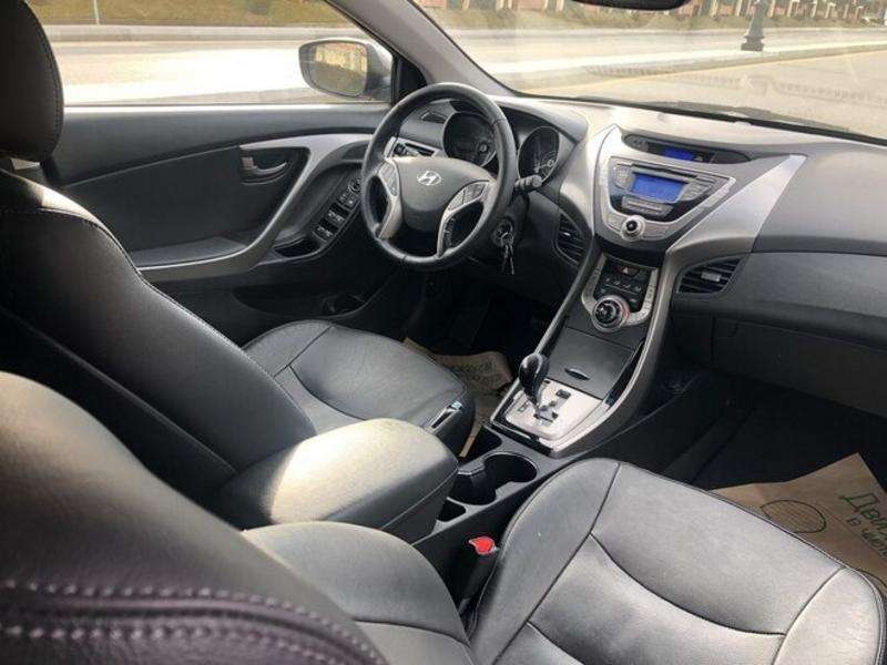 Hyundai Elantra, 2012 il, 1.8 L, 112 000 km