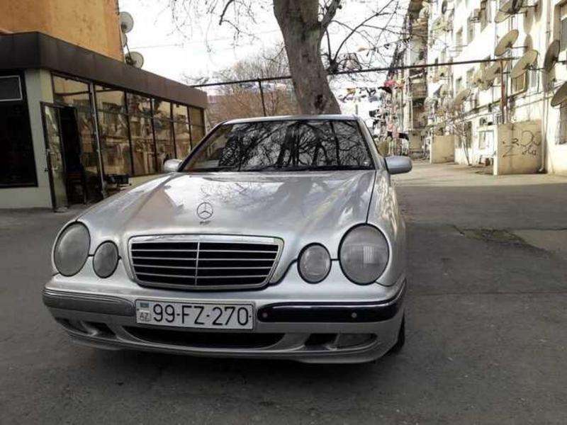 Mercedes E 220, 1999 il, 2.2 L, 400 000 km