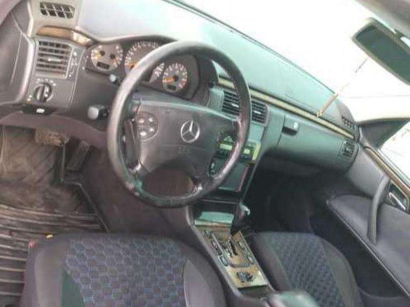 Mercedes E 240, 2000 il, 2.4 L, 217 000 km