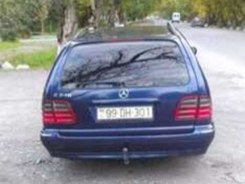 Mercedes E 240, 1999 il, 2.4 L, 294 500 km