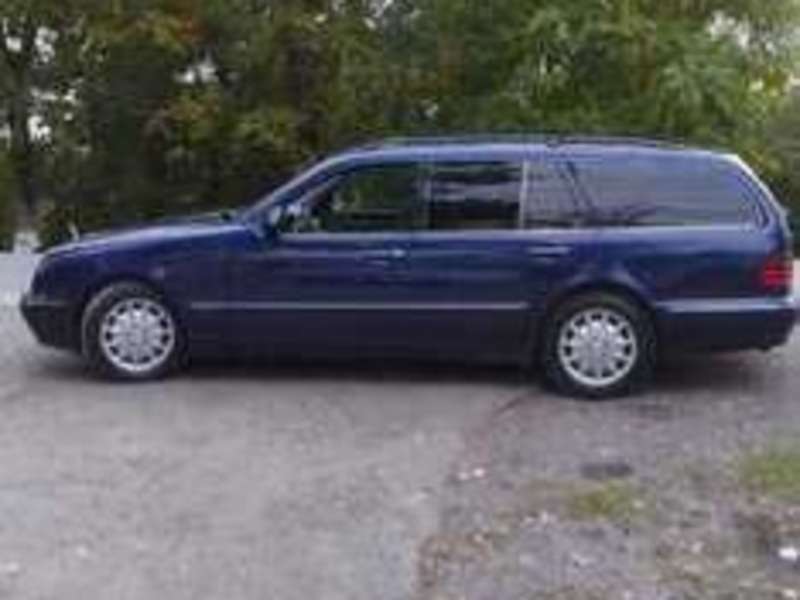 Mercedes E 240, 1999 il, 2.4 L, 294 500 km