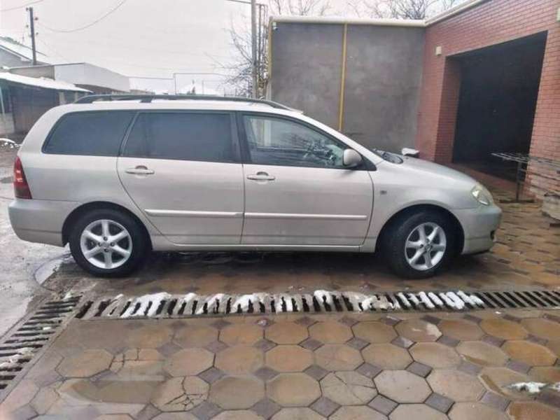 Toyota Corolla, 2005 il, 1.4 L, 292 000 km
