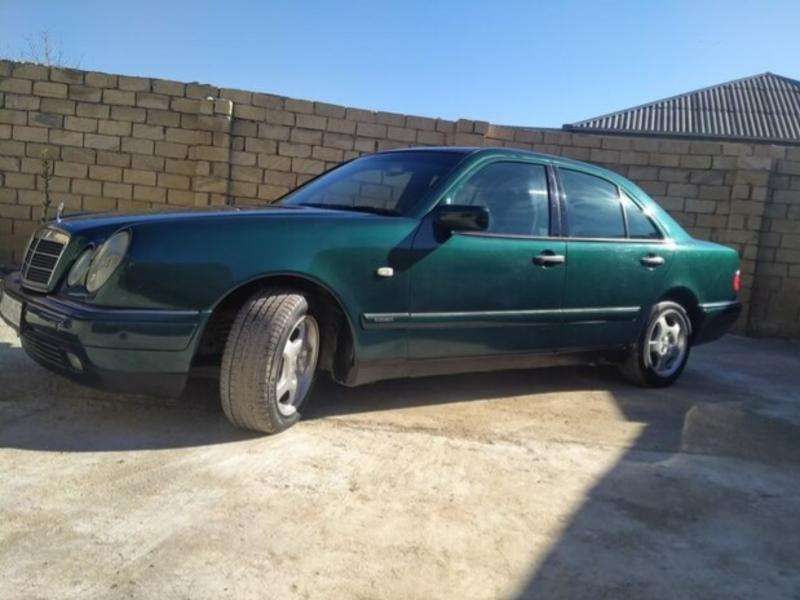 Mercedes E 240, 1998 il, 2.4 L, 245 200 km
