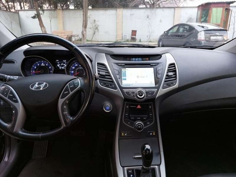 Hyundai Elantra, 2016 il, 1.8 L, 92 000 km