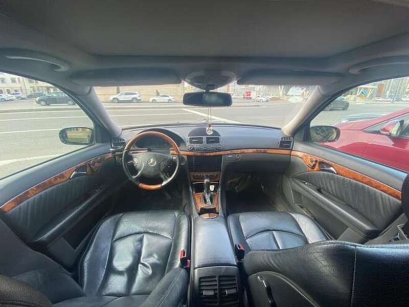 Mercedes E 240, 2003 il, 2.6 L, 270 000 km