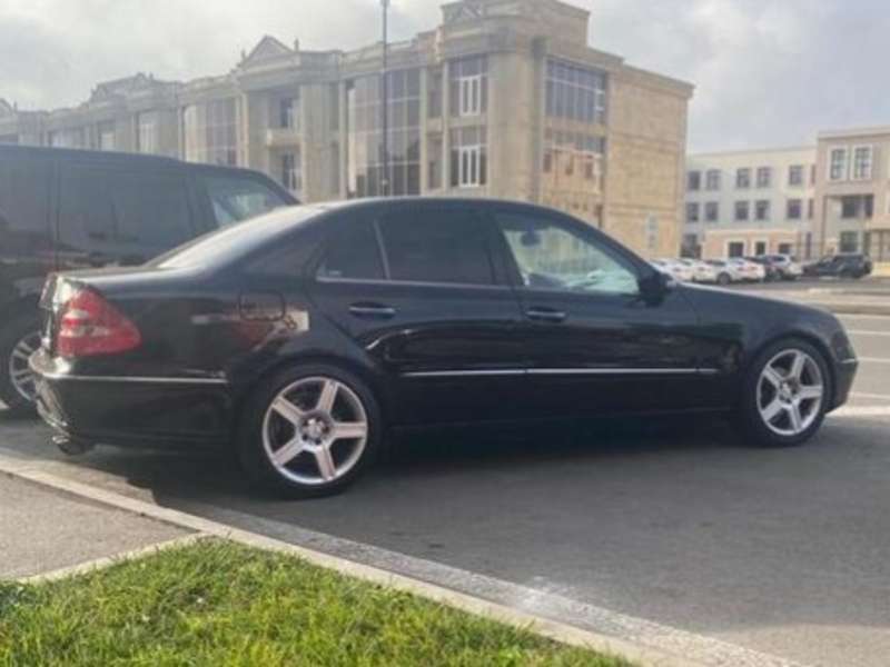Mercedes E 240, 2003 il, 2.6 L, 270 000 km
