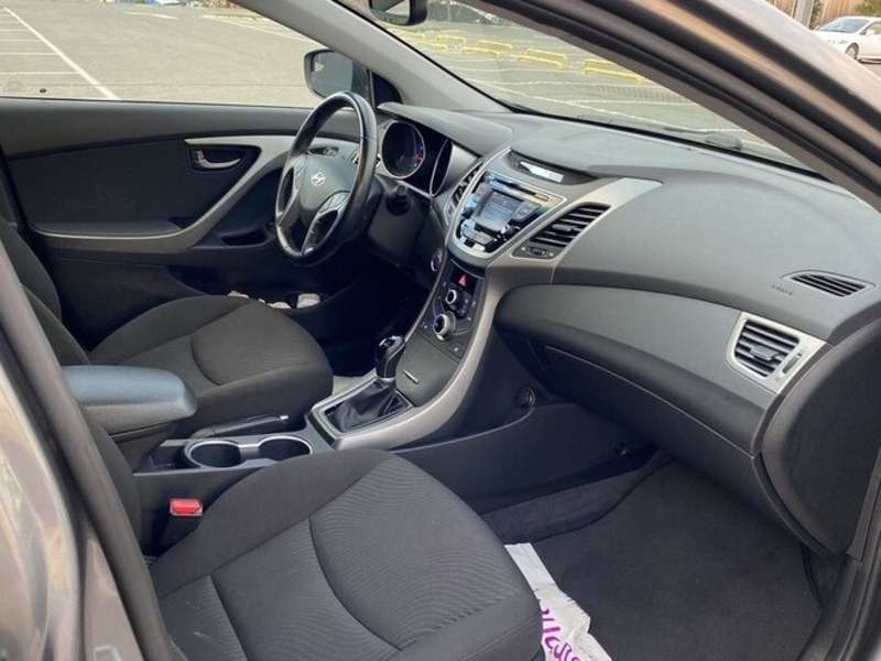 Hyundai Elantra, 2015 il, 1.8 L, 84 912 km