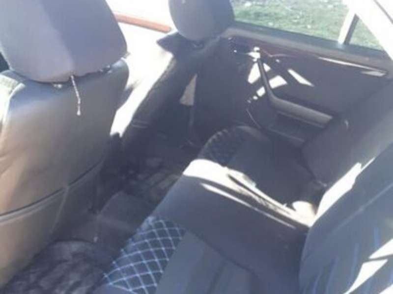 Mercedes C 220, 1996 il, 2.2 L, 100 000 km