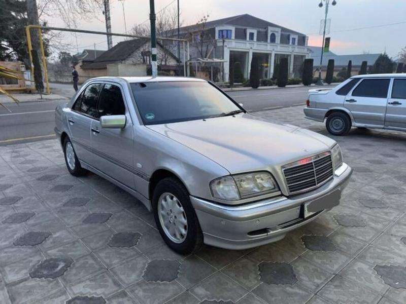 Mercedes C 240, 1998 il, 2.4 L, 215 000 km