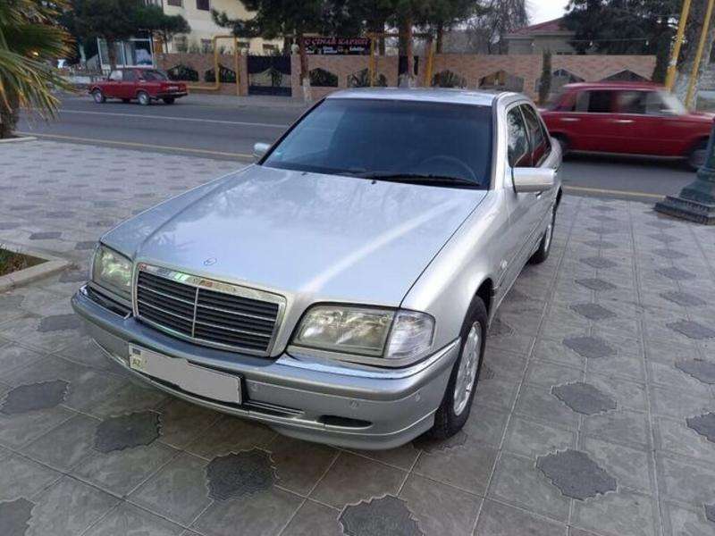 Mercedes C 240, 1998 il, 2.4 L, 215 000 km