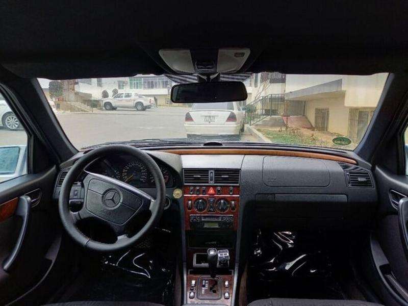 Mercedes C 240, 1998 il, 2.4 L, 215 000 km