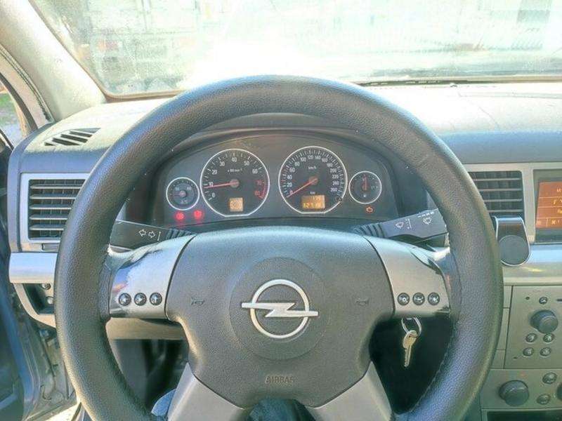 Opel Vectra, 2004 il, 1.6 L, 320 000 km
