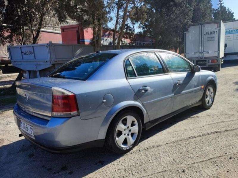 Opel Vectra, 2004 il, 1.6 L, 320 000 km