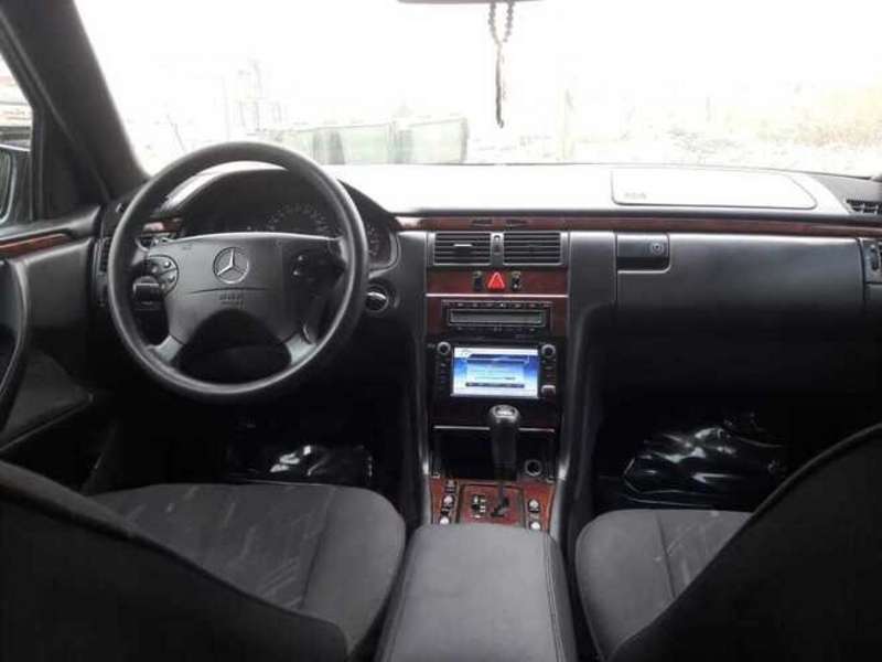 Mercedes E 240, 2000 il, 2.4 L, 300 000 km