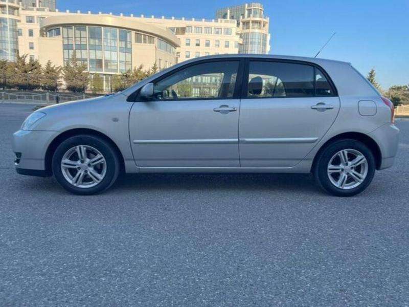 Toyota Corolla, 2004 il, 1.4 L, 196 000 km