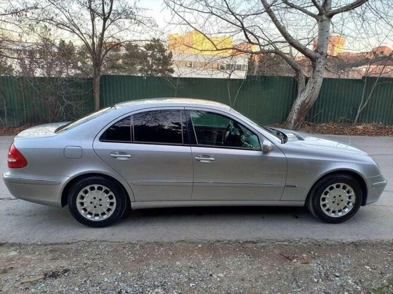 Mercedes E 240, 2002 il, 2.6 L, 209 500 km