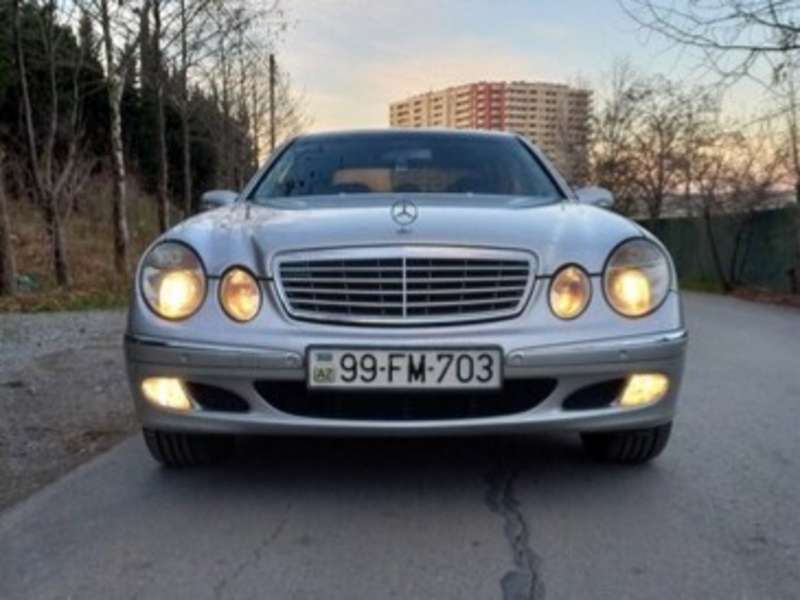 Mercedes E 240, 2002 il, 2.6 L, 209 500 km