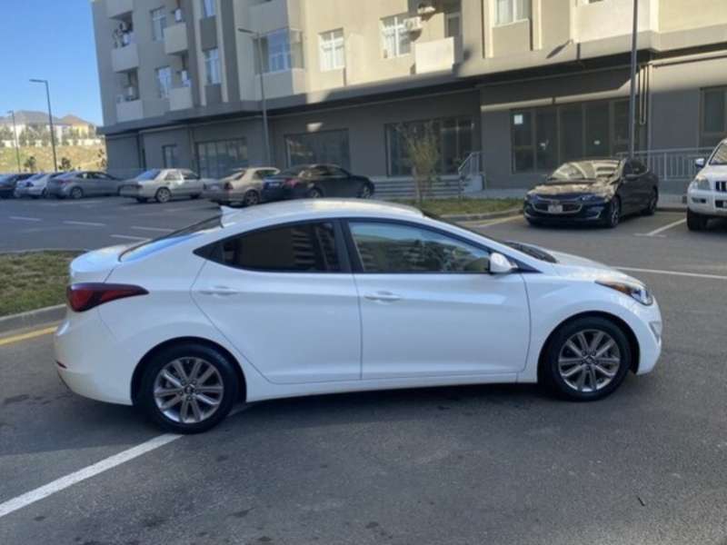 Hyundai Elantra, 2014 il, 1.8 L, 93 000 km