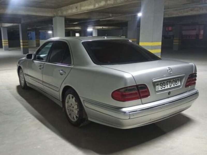 Mercedes E 270, 2001 il, 2.7 L, 617 000 km