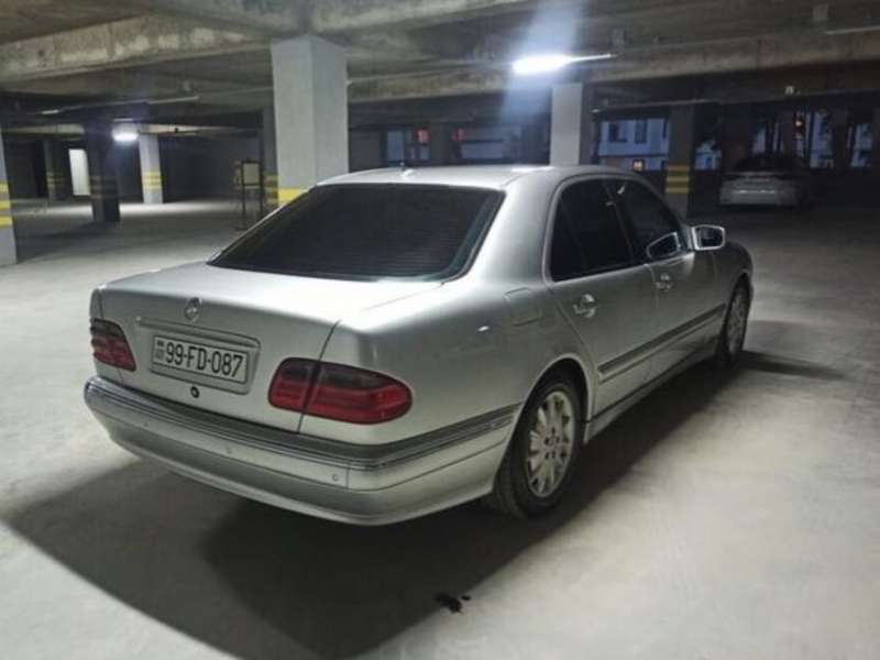 Mercedes E 270, 2001 il, 2.7 L, 617 000 km