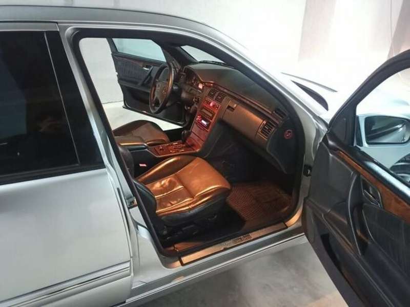 Mercedes E 270, 2001 il, 2.7 L, 617 000 km