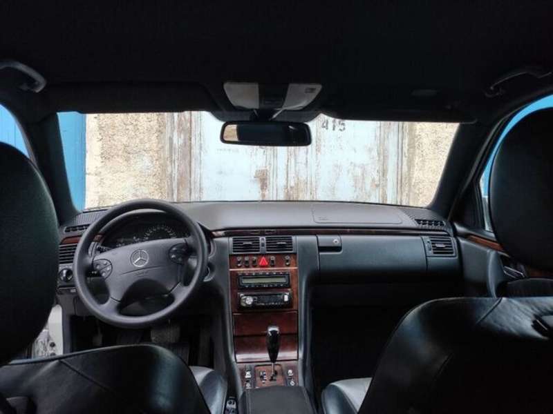 Mercedes E 270, 2001 il, 2.7 L, 617 000 km