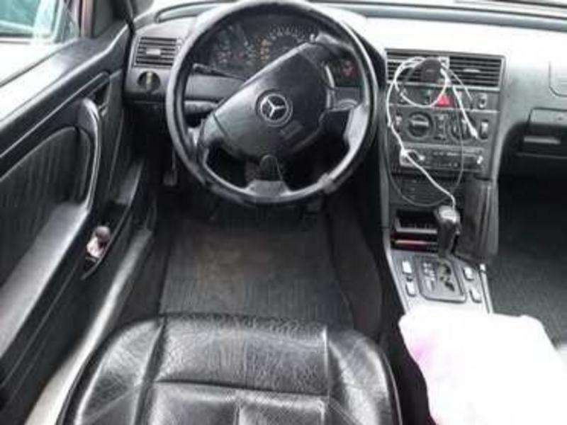 Mercedes C 200, 1997 il, 2.0 L, 295 000 km