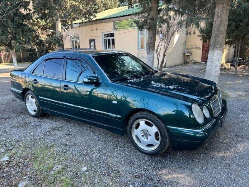 Mercedes E 300, 1996 il, 3.0 L, 288 000 km