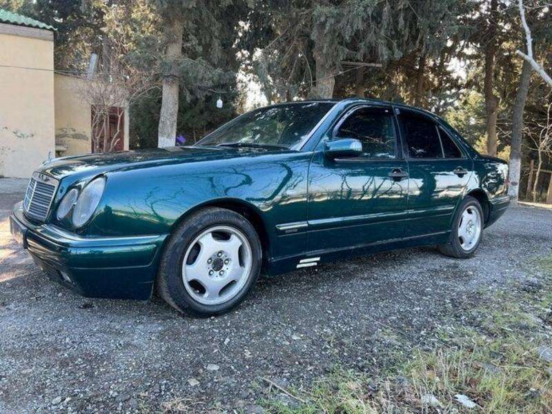 Mercedes E 300, 1996 il, 3.0 L, 288 000 km