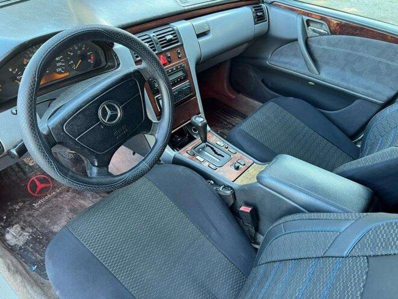 Mercedes E 300, 1996 il, 3.0 L, 288 000 km