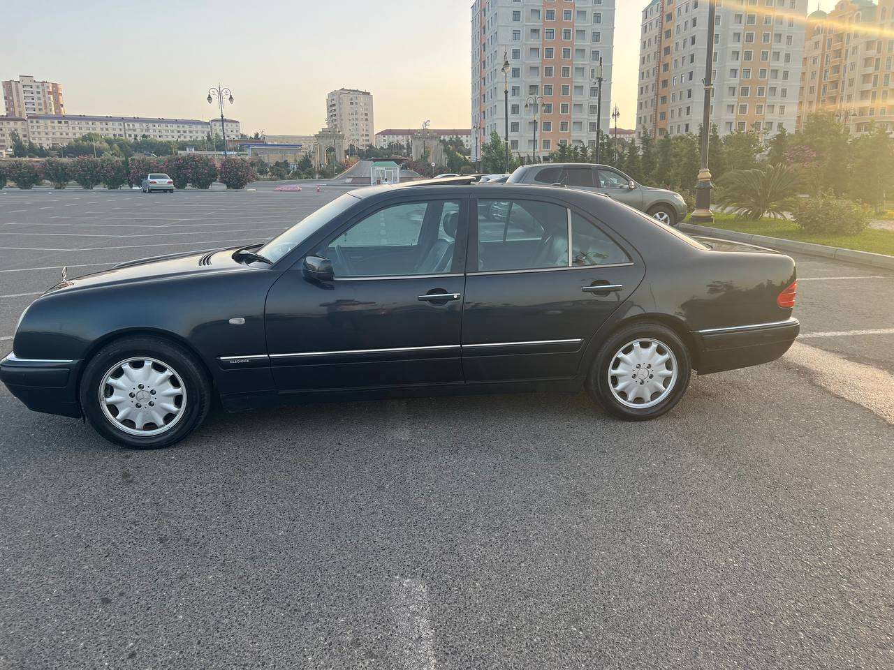 Mercedes E 280, 1998 il, 2.8 L, 335 000 km