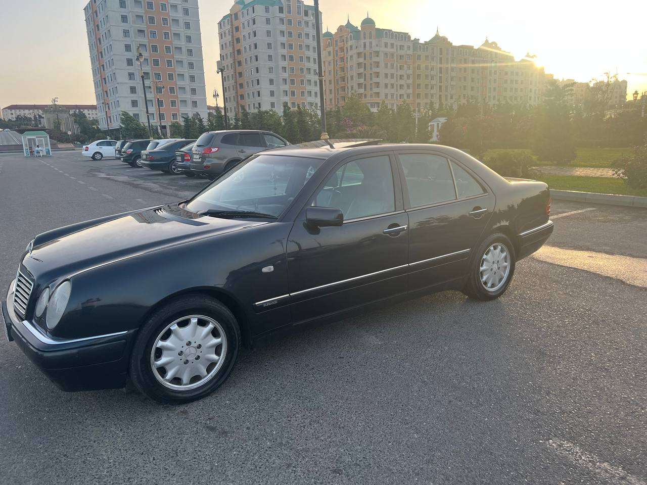 Mercedes E 280, 1998 il, 2.8 L, 335 000 km