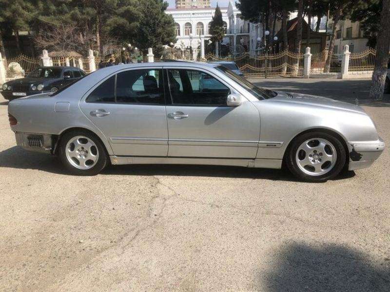 Mercedes E 320, 2000 il, 3.2 L, 604 792 km