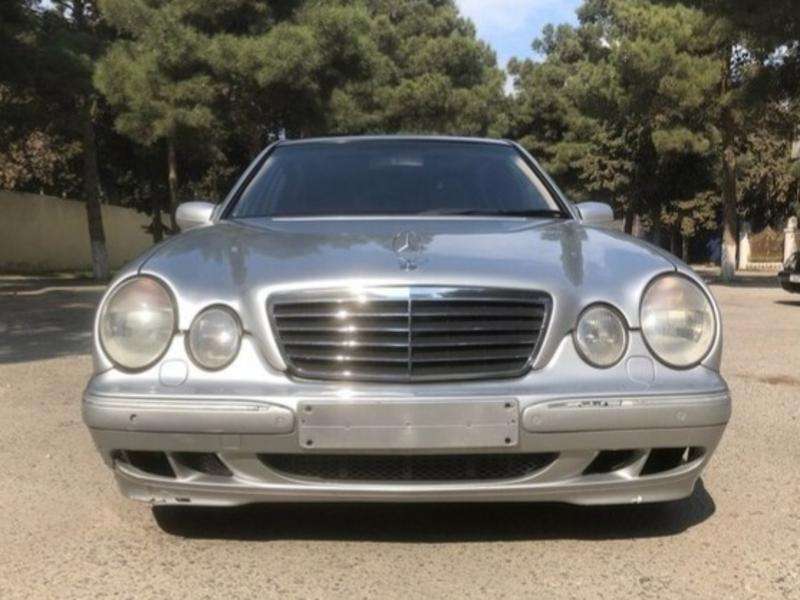 Mercedes E 320, 2000 il, 3.2 L, 604 792 km