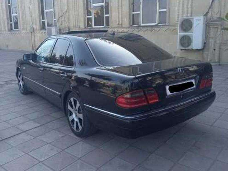 Mercedes E 240, 1998 il, 2.4 L, 321 526 km