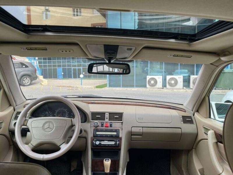 Mercedes C 230, 1998 il, 2.3 L, 379 952 km